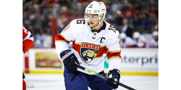 Aleksander Barkov scorer hat-trick, Panthers vinner nok en kamp